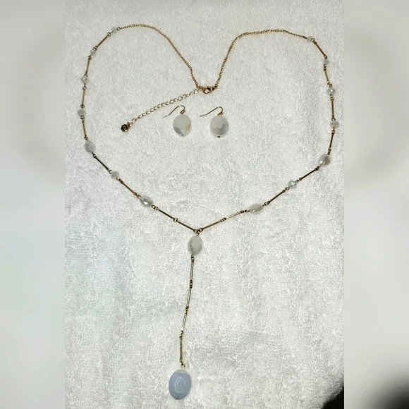 CATO Opalescent Oval Beaded Necklace and Drop Earrings Set / Pierced - Picture 3 of 5